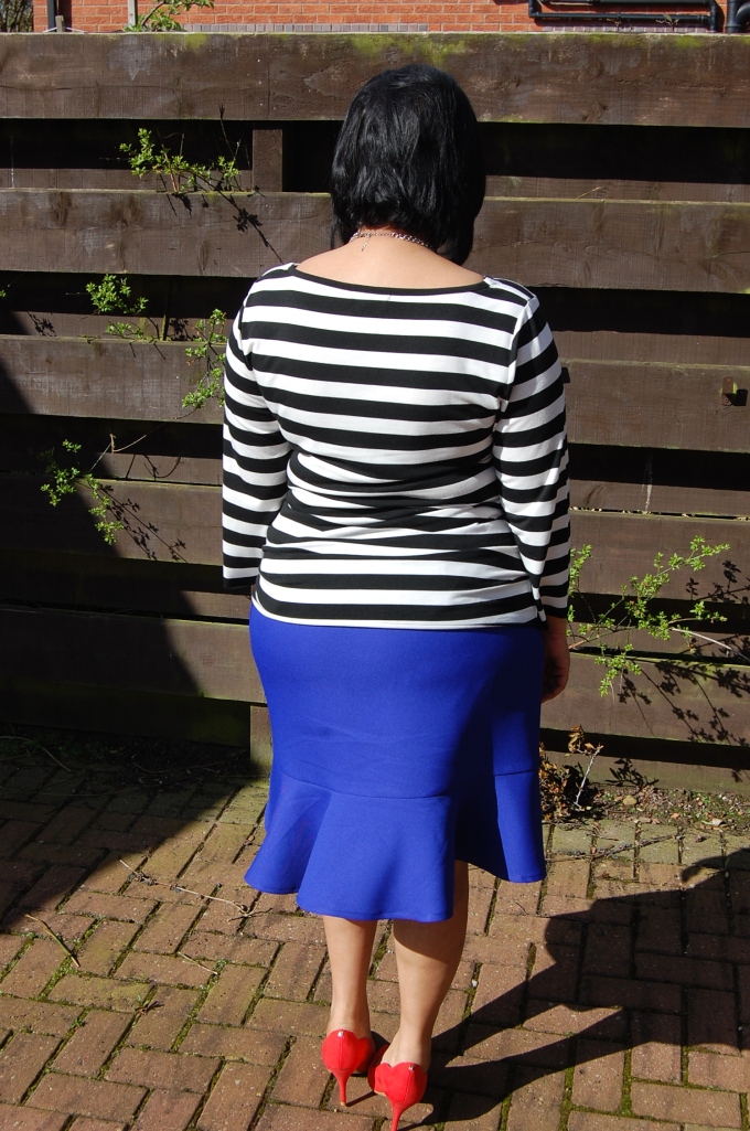 Simplicity 1591: cobalt blue fluted hem skirt